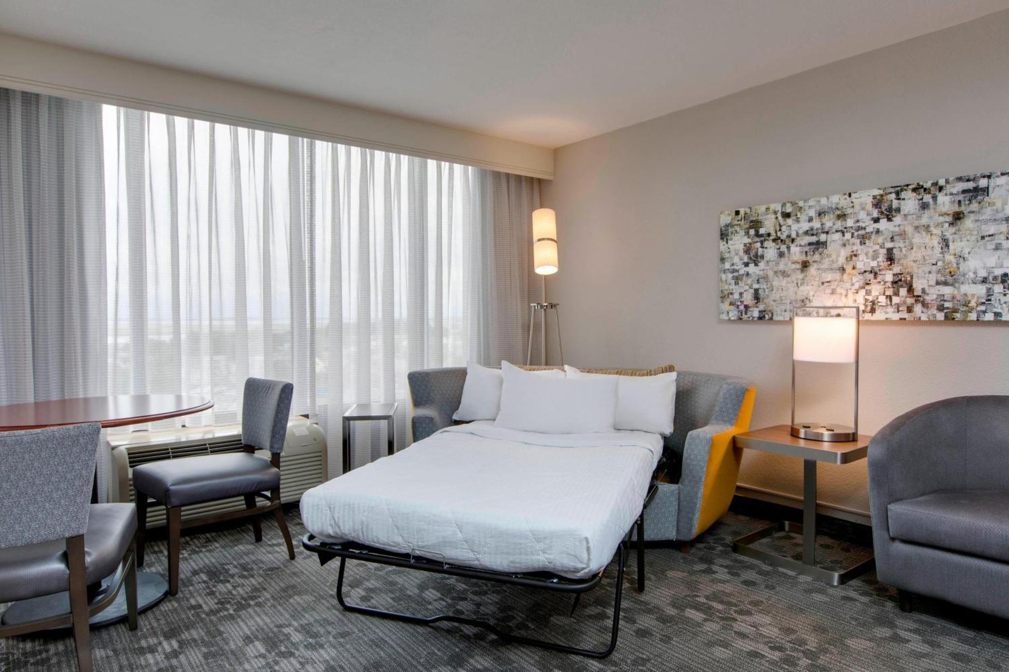 Hotel Courtyard By Marriott Boston Logan Airport Zewnętrze zdjęcie