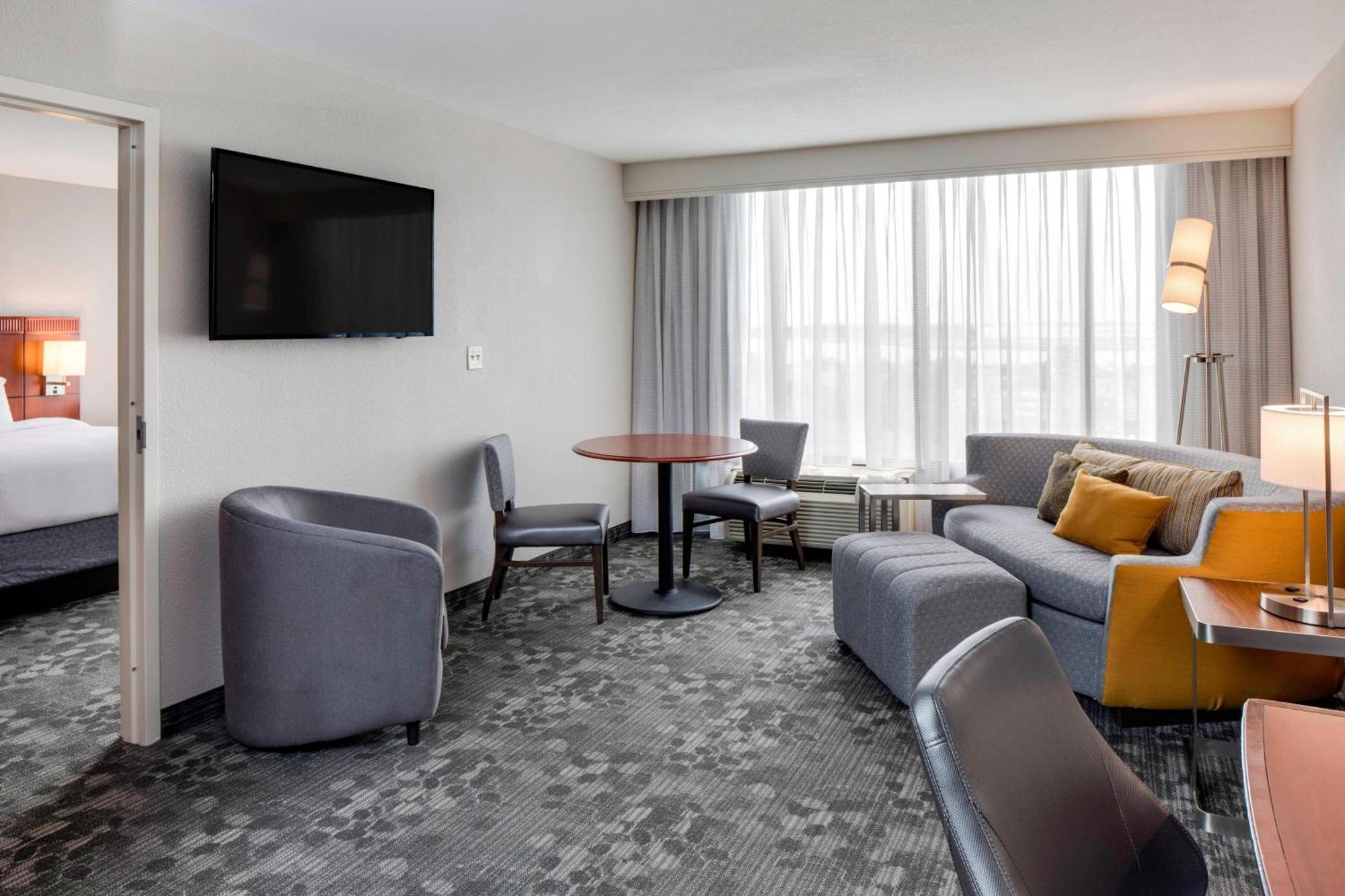 Hotel Courtyard By Marriott Boston Logan Airport Zewnętrze zdjęcie