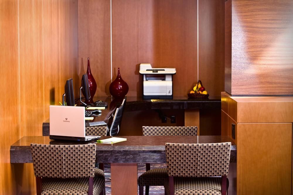Hotel Courtyard By Marriott Boston Logan Airport Udogodnienia zdjęcie
